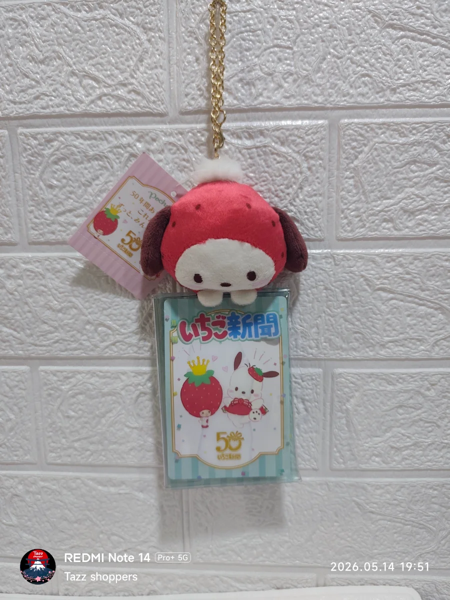 Llavero Porta Fotos Pochacco Fresa - Colección Ichigo Shimbun 50th Anniversary