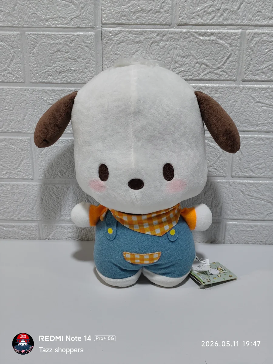 Pochacco en Overol y Pañuelo Gingham (FuRyu